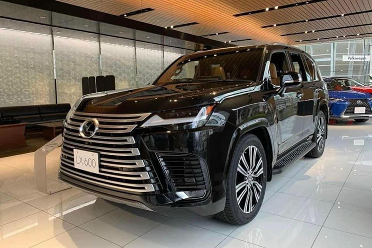 Lexus LX 600 Luxury hơn 10 tỷ tại Việt Nam, gấp 4 lần ở Mỹ