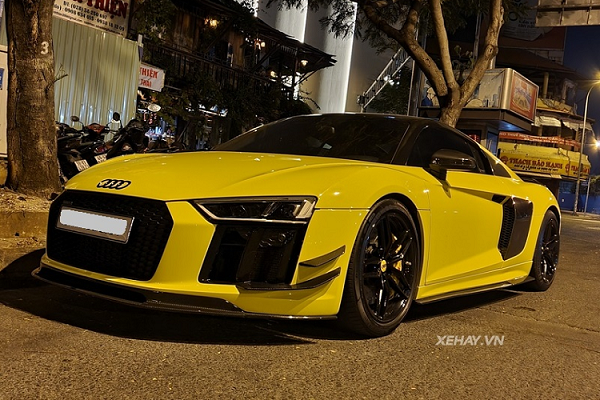 Ngắm Audi R8 trên phố Sài Gòn, "dàn áo" vàng tươi là điểm nhấn