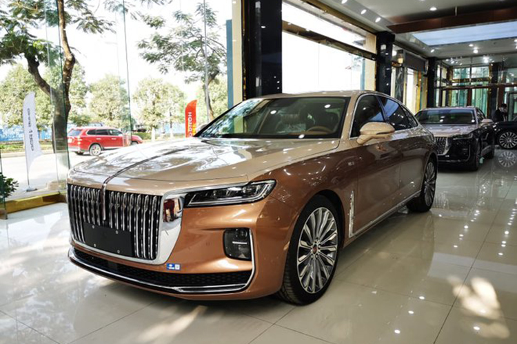 “Chạm mặt” xe Hongqi E-HS9 Trung Quốc gần 3,7 tỷ tại Sài Gòn