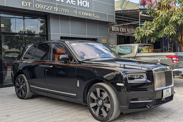 Rolls-Royce Cullinan gần 40 tỷ đồng, "về nhà" đại gia Hà Tĩnh