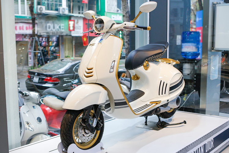 Vespa 946 Christian Dior tại Việt Nam đã "kênh giá" đến 2 tỷ đồng