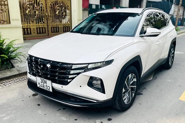 Hyundai Tucson 2022 chạy 900km đắt hơn xe "đập thùng" 150 triệu đồng