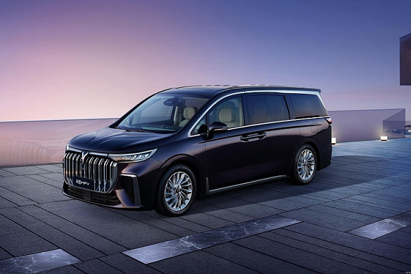 Voyah Dreamer 2023 từ 1,25 tỷ đồng: MPV điện "nhái" Toyota Alphard