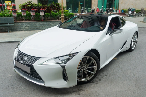 Cận cảnh Lexus LC 500h độc nhất Việt Nam rao bán 6,99 tỷ đồng