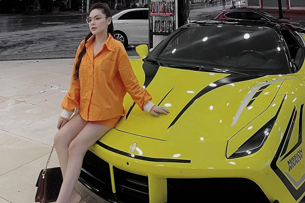 Hotgirl Tây Nguyên chi tiền tỷ mua Ferrari 488 GTB màu độc 