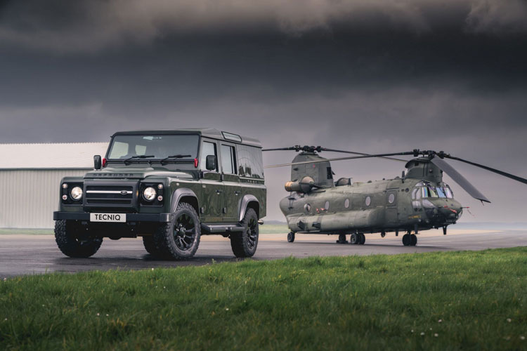 Land Rover Defender đặc biệt phong cách máy bay Không quân Hoàng gia Anh