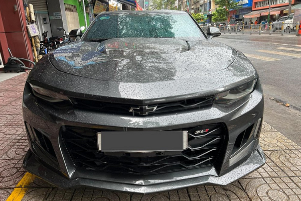 "Soi" Chevrolet Camaro 2017 độ body kit ZL1 gần 2 tỷ ở Sài Gòn