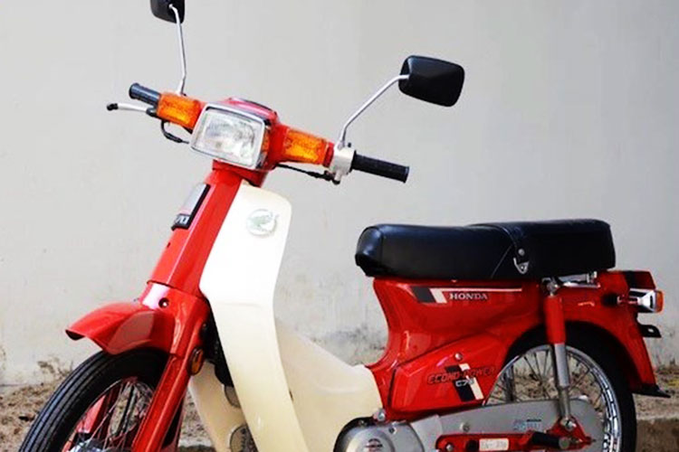 Chiếc xe máy số Honda DD 1998 "cũ rích" tới 700 triệu ở Hà Nội