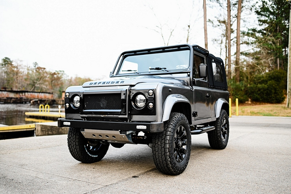 Land Rover Defender 90 độ Osprey Custom Cars để phượt "khủng" hơn