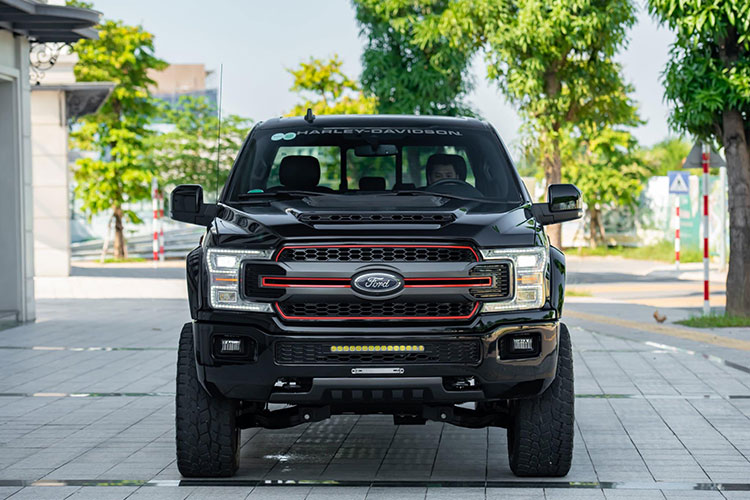 "Khủng long" Ford F-150 Harley-Davidson chạy 3 năm, rao bán gần 7 tỷ