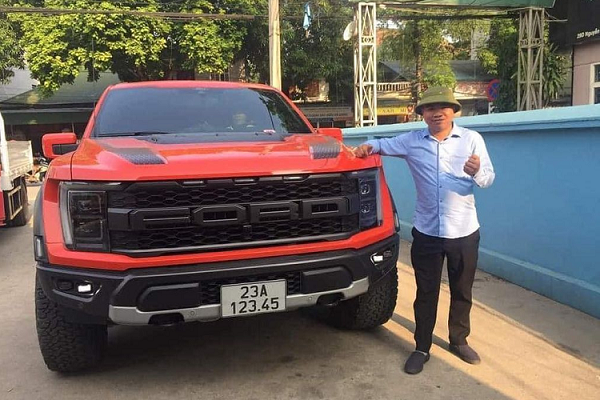 Ford F-150 Raptor hơn 4,6 tỷ đeo "biển sảnh 12345” ở Hà Giang