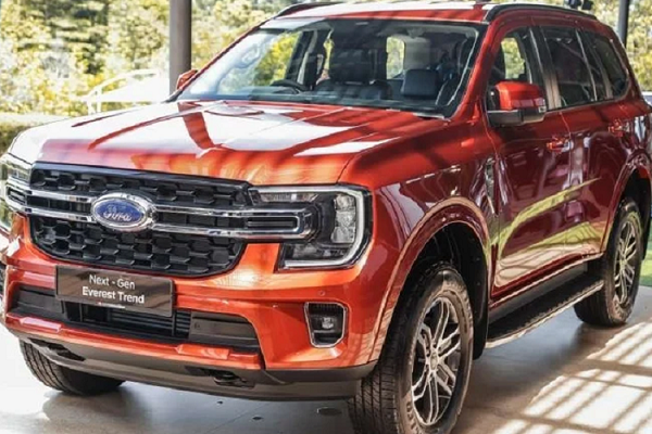 Ford Everest 2022 ra mắt Malaysia, đắt hơn Việt Nam cả trăm triệu đồng 