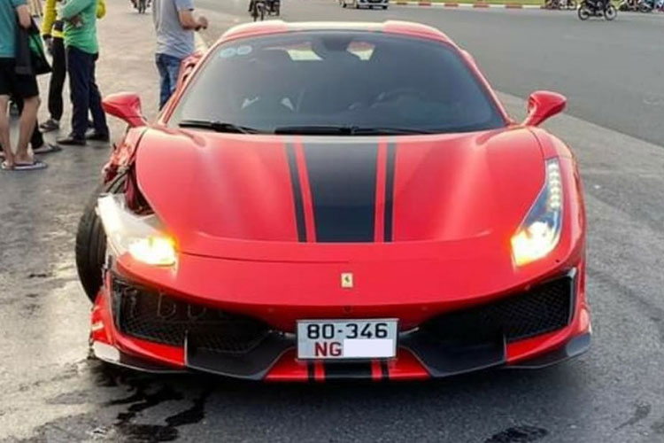 Cận cảnh Ferrari 488 Pista Spider tiền tỷ đâm chết người ở Hà Nội