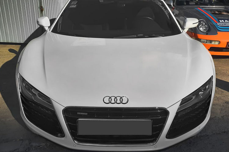 Chạm mặt Audi R8 V8 số sàn "độc nhất vô nhị" tại Việt Nam