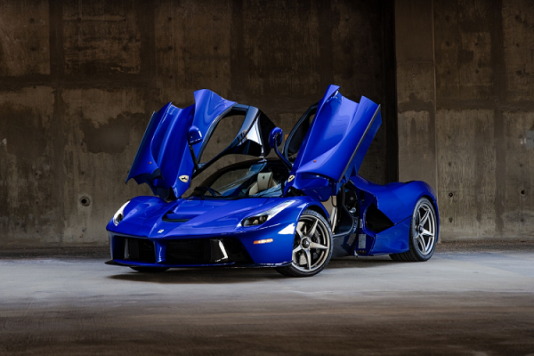 Chiếc siêu xe Ferrari LaFerrari độc nhất thế giới lên sàn đấu giá