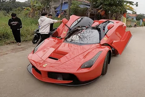 Sau Bugatti Chiron, "siêu phầm" Ferrari LaFerrari made in Vietnam ra mắt