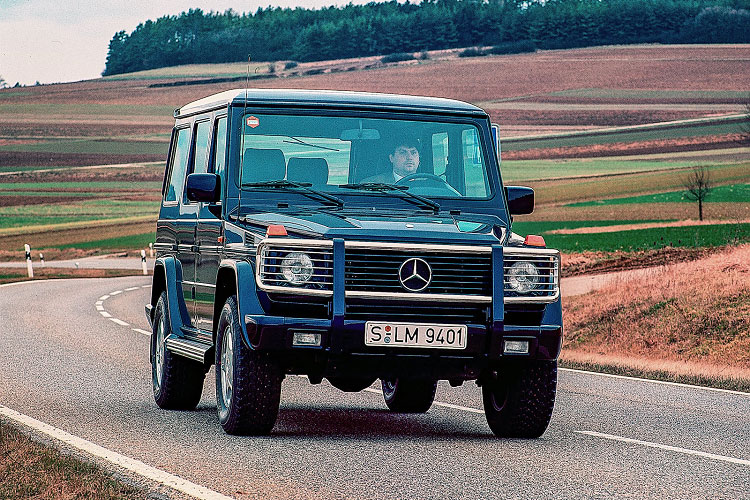 "Soi" chiếc Mercedes-Benz G-Class đầu tiên sở hữu khối động cơ V8