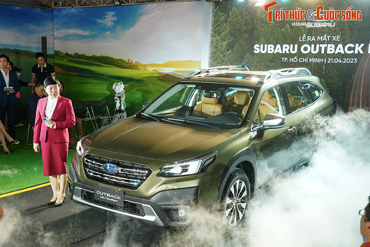 Cận cảnh Subaru Outback 2023 nâng cấp, giá hơn 2 tỷ tại Việt Nam