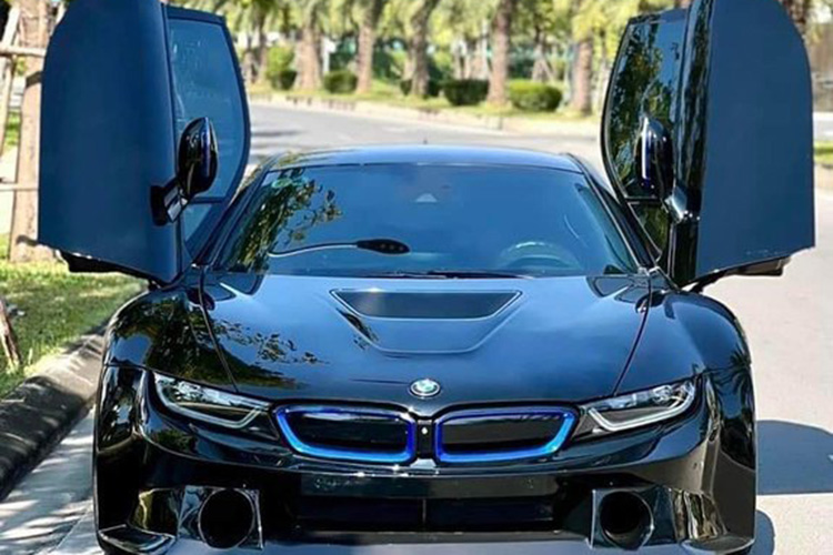 Ngắm siêu xe BMW i8 độ widebody cực “ngầu” trên phố Sài Gòn