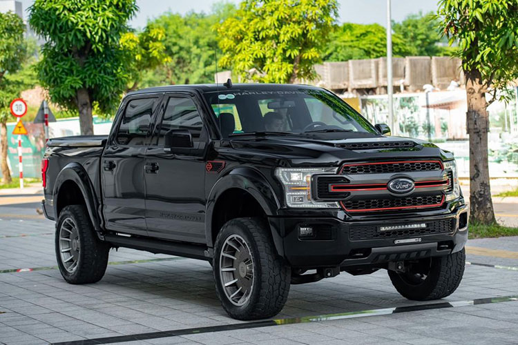 "Khủng long" Ford F-150 Harley-Davidson chạy 4 năm, bán 6 tỷ ở Hà Nội