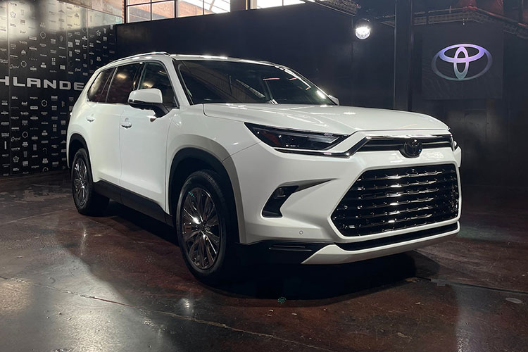 Toyota Grand Highlander 2024 từ hơn 1 tỷ đồng, "đấu" Hyundai Palisade