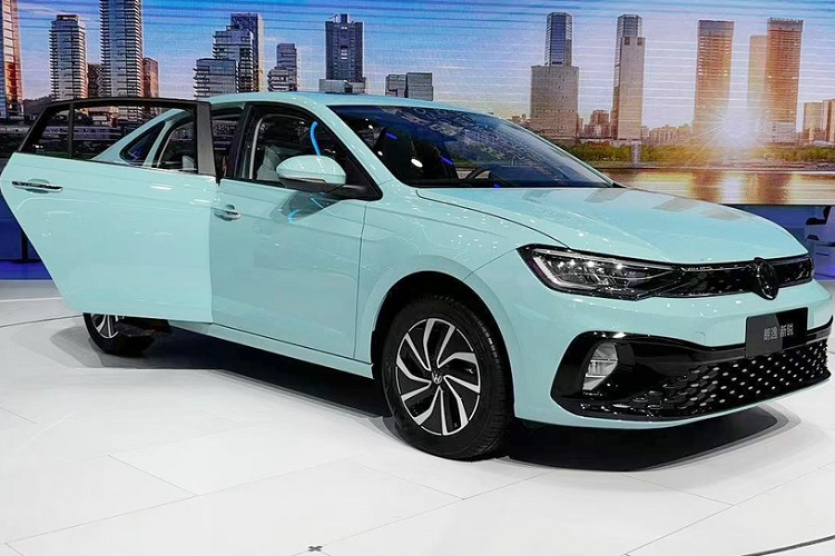 Chi tiết Volkswagen Lavida XR 2023 bán ra chỉ từ 328 triệu đồng