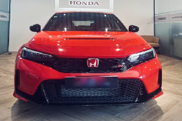 Honda Civic Type R 2023 đầu tiên tại Việt Nam sở hữu màu đỏ Rallye