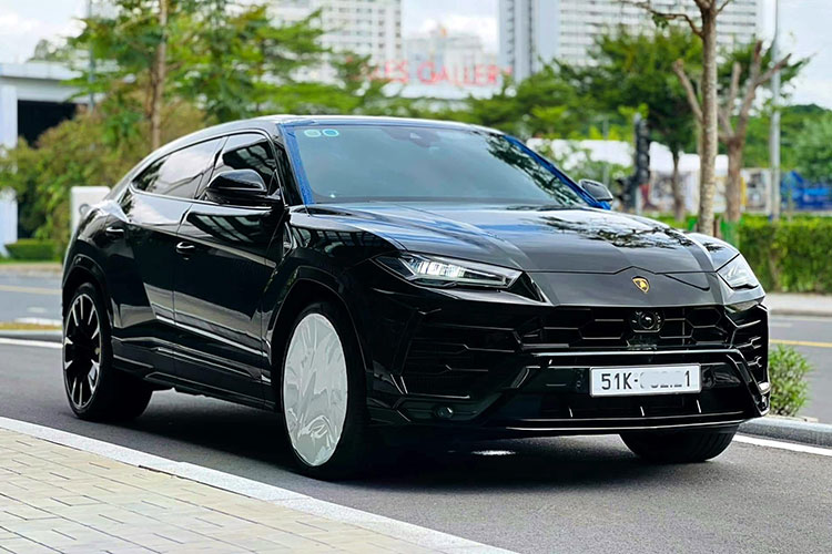 Siêu SUV Lamborghini Urus có giá bán ra sao sau khi đã “khai tử“?