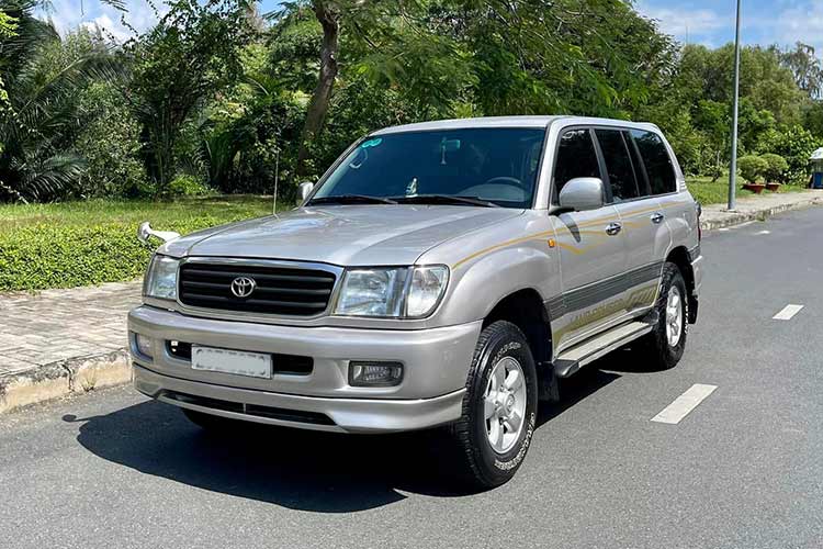 Toyota Land Cruiser 100 huyền thoại, sau 23 năm lắp ráp tại Việt Nam