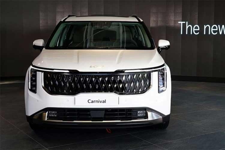 "Soi" Kia Carnival 2024 từ 645 triệu đồng, thêm bản hybrid tiết kiệm xăng