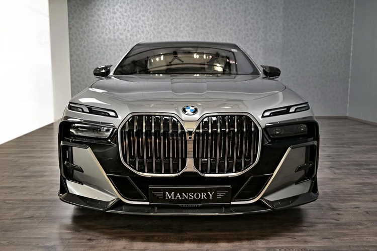 "Soi" BMW 7 Series siêu hầm hố với gói độ khủng của Mansory