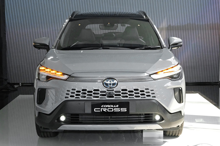 Cận cảnh Toyota Corolla Cross 2024 sắp về Việt Nam, giá tăng nhẹ