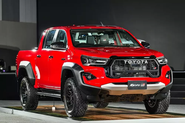 Toyota Hilux GR Sport hơn 1 tỷ đồng tại Thái Lan, đấu Ford Ranger