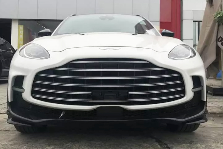 Aston Martin DBX707 - SUV nhanh nhất thế giới giá 21,8 tỷ về Việt Nam