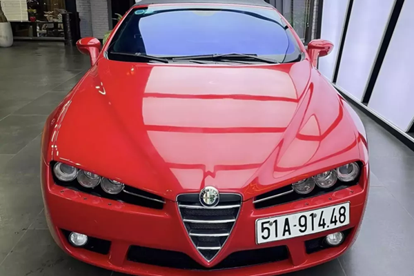 Qua Vũ “chốt đơn” Alfa Romeo Spider gần 1,2 tỷ độc nhất Việt Nam