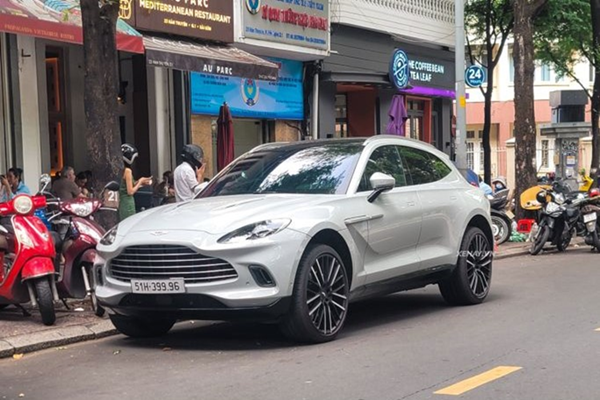 Chạm mặt siêu SUV Aston Martin DBX hơn 13 tỷ của đại gia Sài Gòn