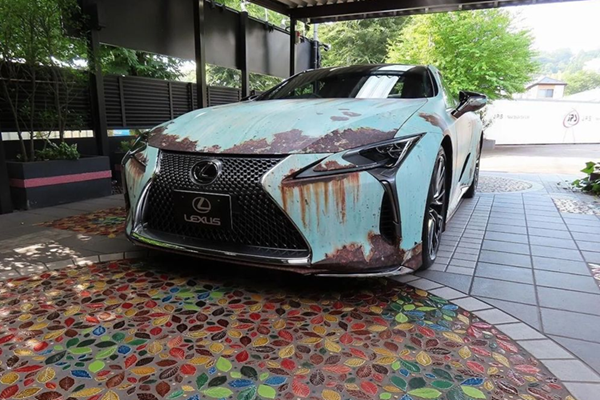 Lexus LC500 tiền tỷ hạng sang độ phong cách "đồng nát" đến khó tin