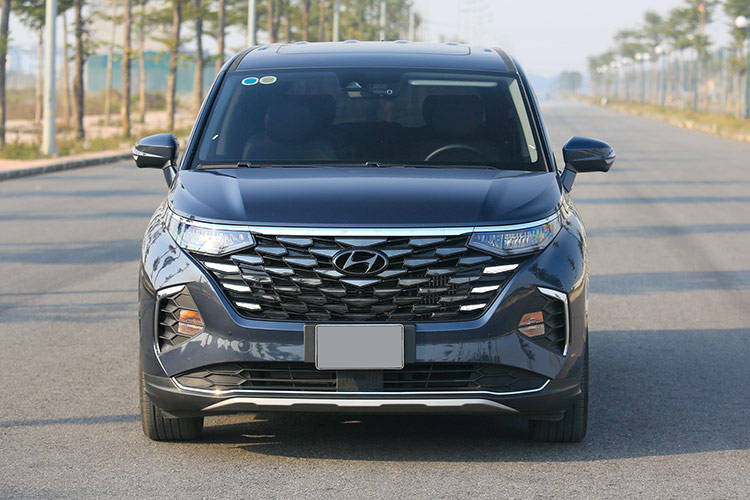 Hyundai Custin đang giảm tới hơn 50 triệu đồng tại đại lý Việt