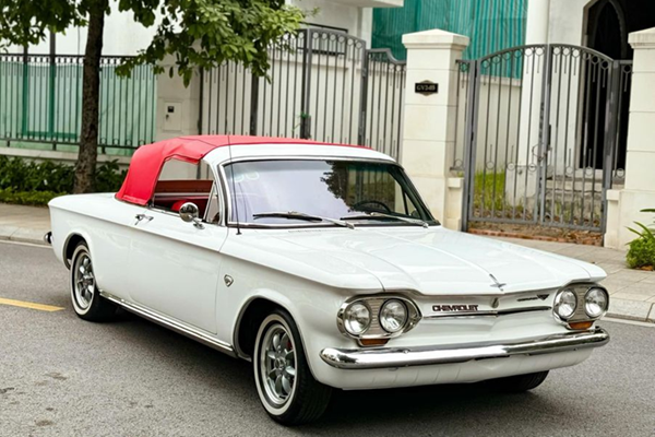 Tận thấy Chevrolet Corvair chạy 62 năm, rao bán 2,25 tỷ đồng