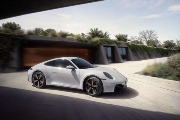 Porsche 911 Carrera S 2025 từ 3,7 tỷ đồng, bỏ hộp số sàn