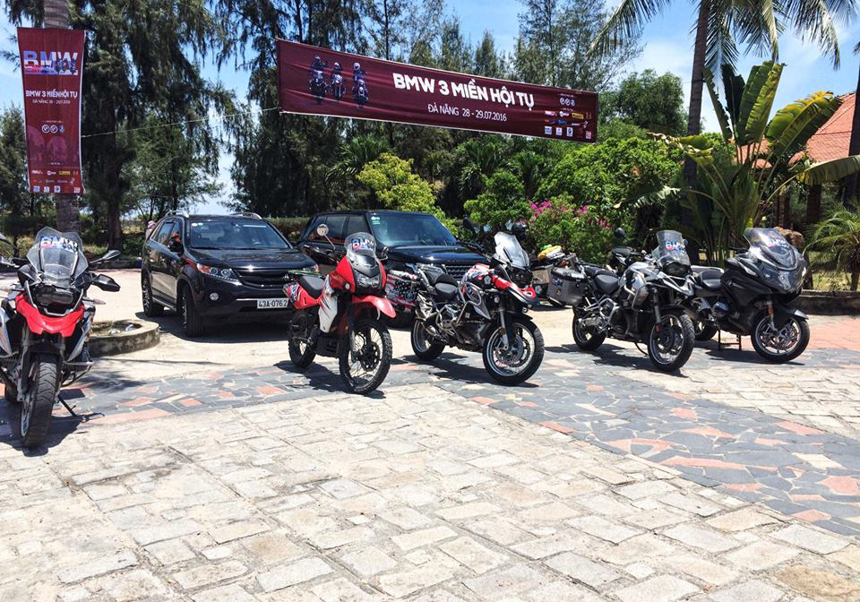 Hàng trăm xe môtô BMW Motorrad "quần hùng" tại Huế