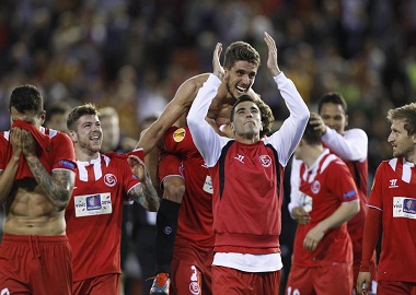 Thắng Sevilla 3-1, Valencia vẫn không có vé vào chung kết Europa League