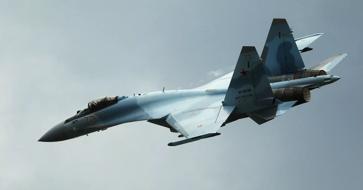 Hé lộ lý do Su-35 không đánh chặn được Su-24M của Ukraine