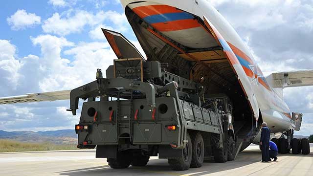 Iran nhận lô S-400 đầu tiên từ Nga giữa lúc nước sôi lửa bỏng