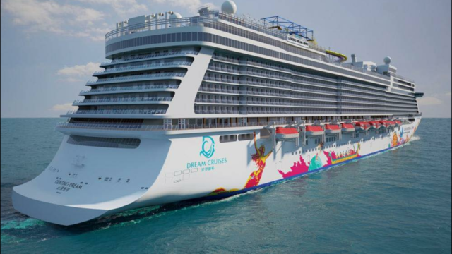 Ảnh cận cảnh siêu du thuyền Genting Dream tại vịnh Hạ Long