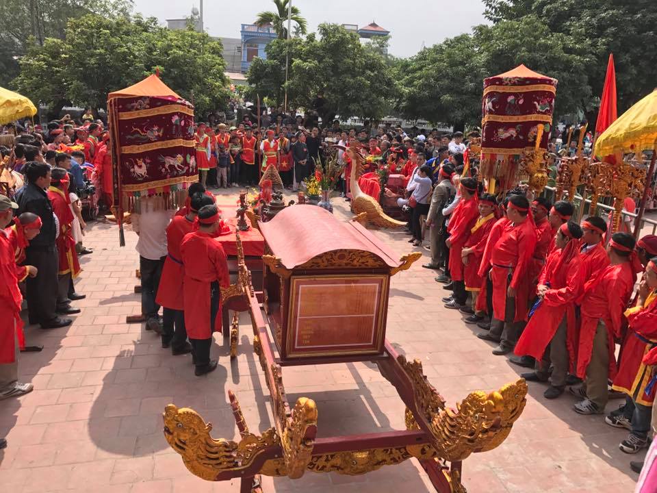 Ảnh: Nghi thức chém lợn được tổ chức kín ở Ném Thượng