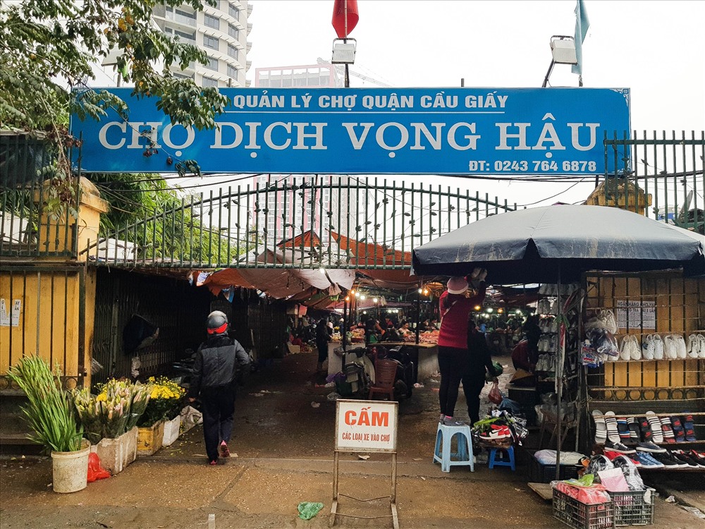 Hà Nội: Sớm dừng hoạt động và giải tỏa chợ Sinh viên