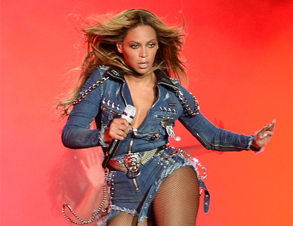 Beyonce đứng đầu top 100 người quyền lực nhất 2014