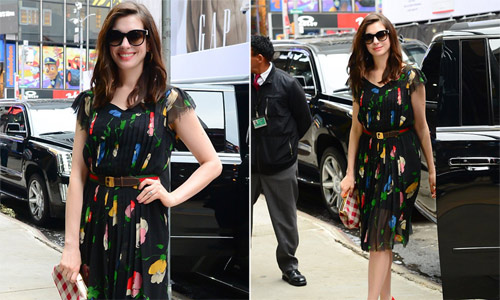 Anne Hathaway mặc váy chợ trời giá rẻ vẫn xinh