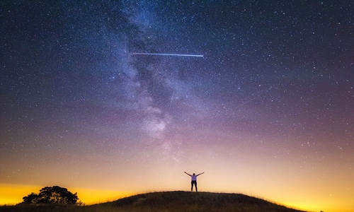 Chùm ảnh đẹp nhất về mưa sao băng Perseids vừa xảy ra